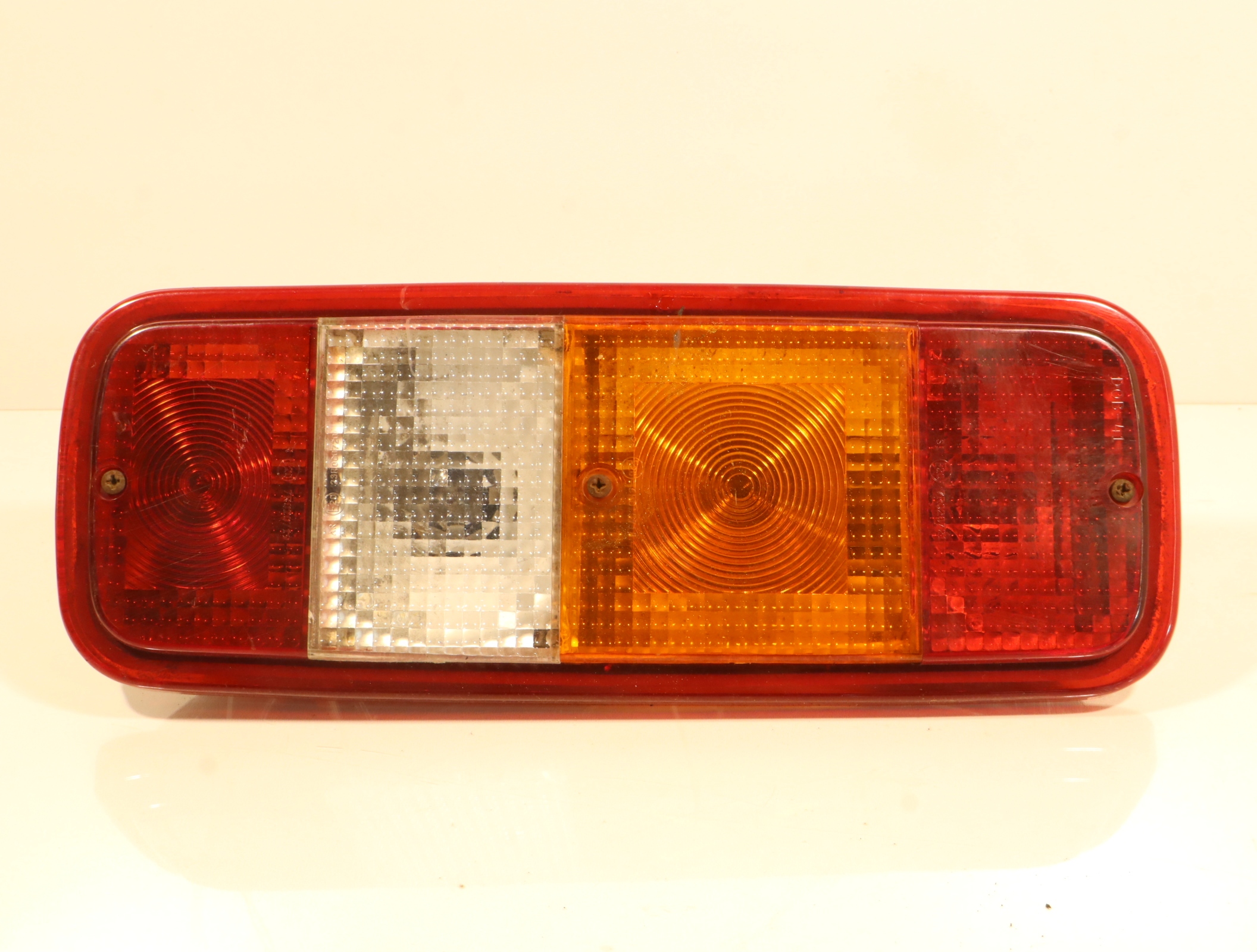 Kryt zadního koncového světla pro Daewoo LUBLIN Furgon, smykové nakladače Locust 752, 753, 853, 903, 1203